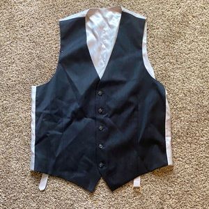 Signature Solid wool vest 40